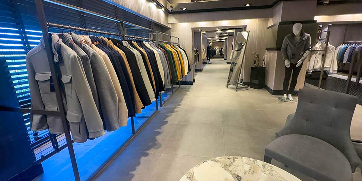 A professional display of bespoke leather outerwear istanbul for 2026, showcasing butter-soft nappa hide and unique architectural leather silhouettes. The visual demonstrates the sculptural jacket forms achieved through artisanal hand-burnished finishing and ultra-pliant lambskin. You can see the result of invisible internal tailoring and the hidden structure support that ensures a long-lasting, perfect fit. This collection represents a new era for leather fashion in Turkey.